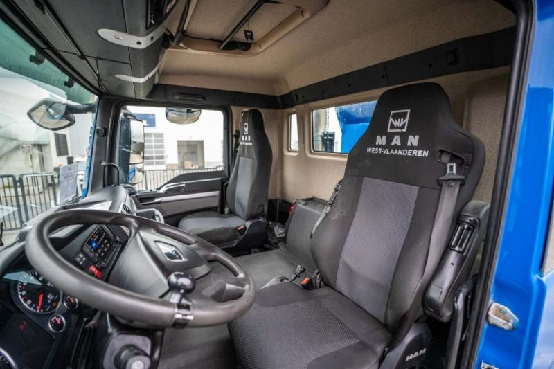 Fotografia de interior 1: Camião polibenne MAN TGS 33.420 BB (containerbak:+3000 € )