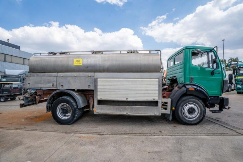 Mercedes SK 1831 L - WATER/EAU-11.500 L/3 Comp. - Camião cisterna: foto 3 Mercedes SK 1831 L - WATER/EAU-11.500 L/3 Comp. - Camião cisterna: foto 3