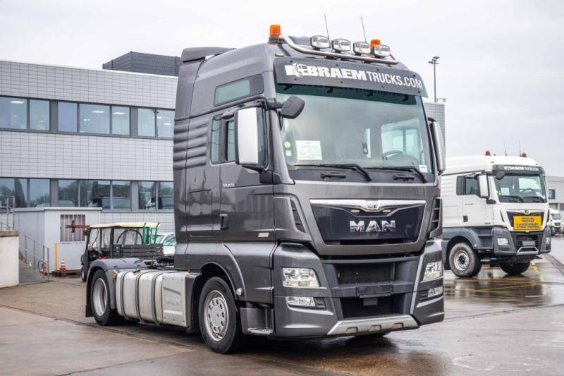 MAN TGX 18.560 XXL LLS+ INTARDER - Tractor: foto 2 MAN TGX 18.560 XXL LLS+ INTARDER - Tractor: foto 2