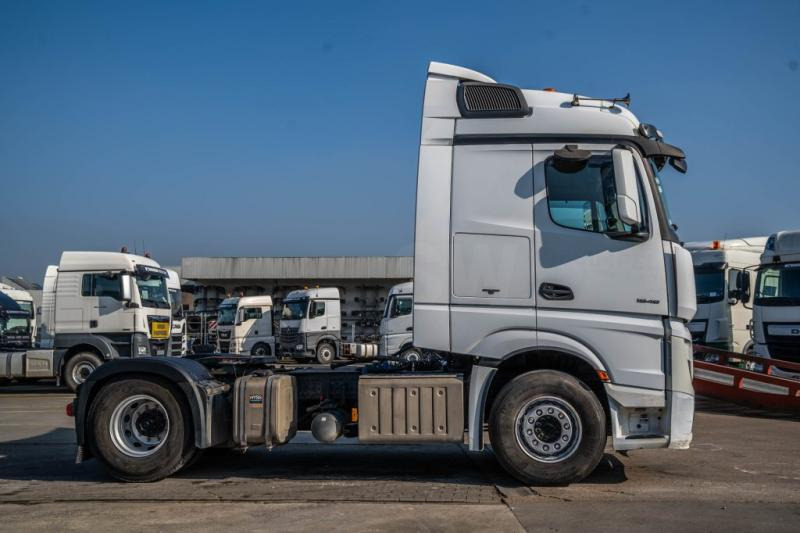 Mercedes ACTROS 1846 LS + kiphydr. - Tractor: foto 3 Mercedes ACTROS 1846 LS + kiphydr. - Tractor: foto 3