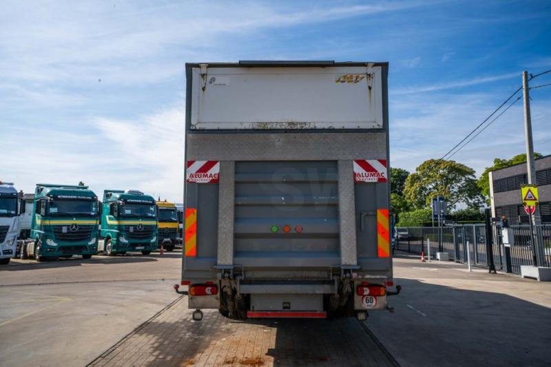 Volvo FL 240 (18t) + DHOLLANDIA 1.5T - Camião furgão: foto 4 Volvo FL 240 (18t) + DHOLLANDIA 1.5T - Camião furgão: foto 4