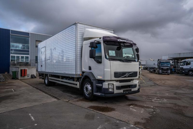 Volvo FL 260 (19t) +DHOLLANDIA 2T. - Camião furgão: foto 2 Volvo FL 260 (19t) +DHOLLANDIA 2T. - Camião furgão: foto 2