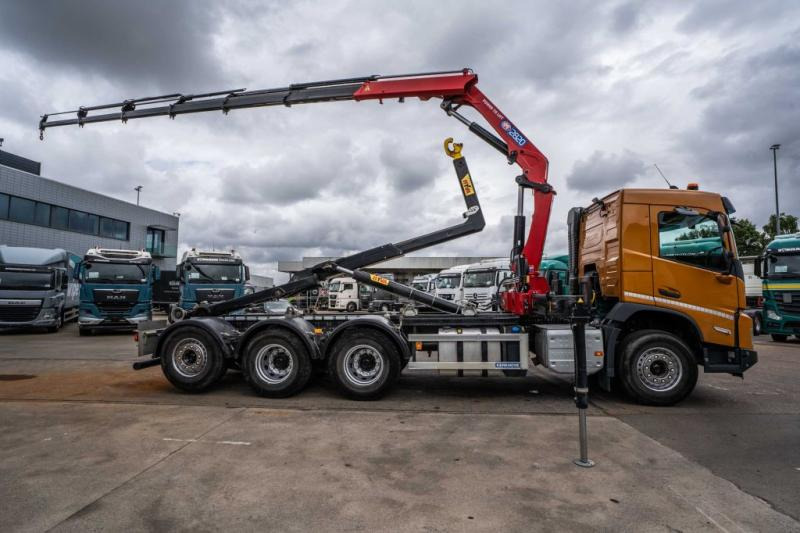 Volvo FMX 430-8x4+HMF 2820/6xhydr. - Camião polibenne, Camião grua: foto 3 Volvo FMX 430-8x4+HMF 2820/6xhydr. - Camião polibenne, Camião grua: foto 3
