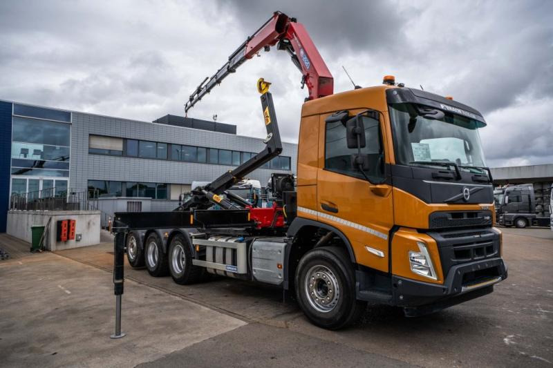 Volvo FMX 430-8x4+HMF 2820/6xhydr. - Camião polibenne, Camião grua: foto 2 Volvo FMX 430-8x4+HMF 2820/6xhydr. - Camião polibenne, Camião grua: foto 2
