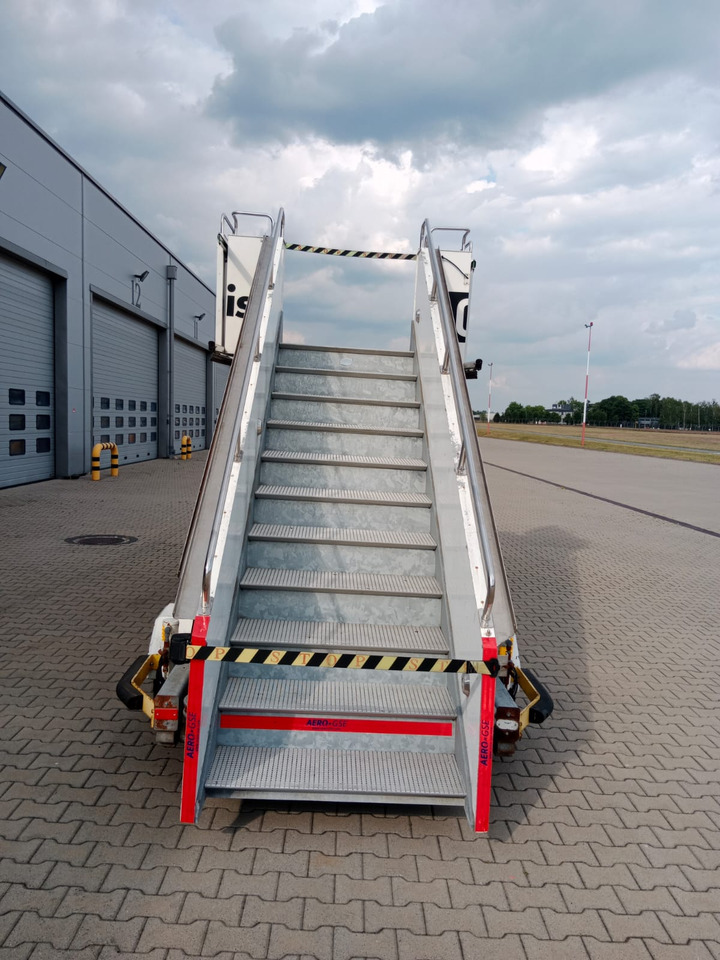 Denge TS3800 - Escada de passageiros: foto 2 Denge TS3800 - Escada de passageiros: foto 2