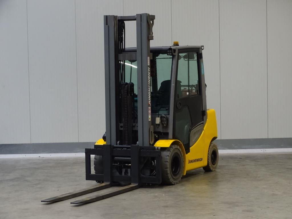 Jungheinrich TFG430s - TRIPLEX - Empilhador: foto 1 Jungheinrich TFG430s - TRIPLEX - Empilhador: foto 1