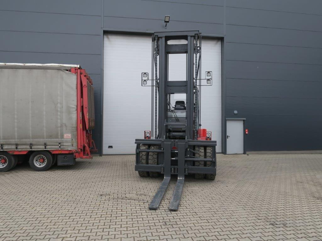 Kalmar DCE150-6 - Empilhador a diesel: foto 4 Kalmar DCE150-6 - Empilhador a diesel: foto 4