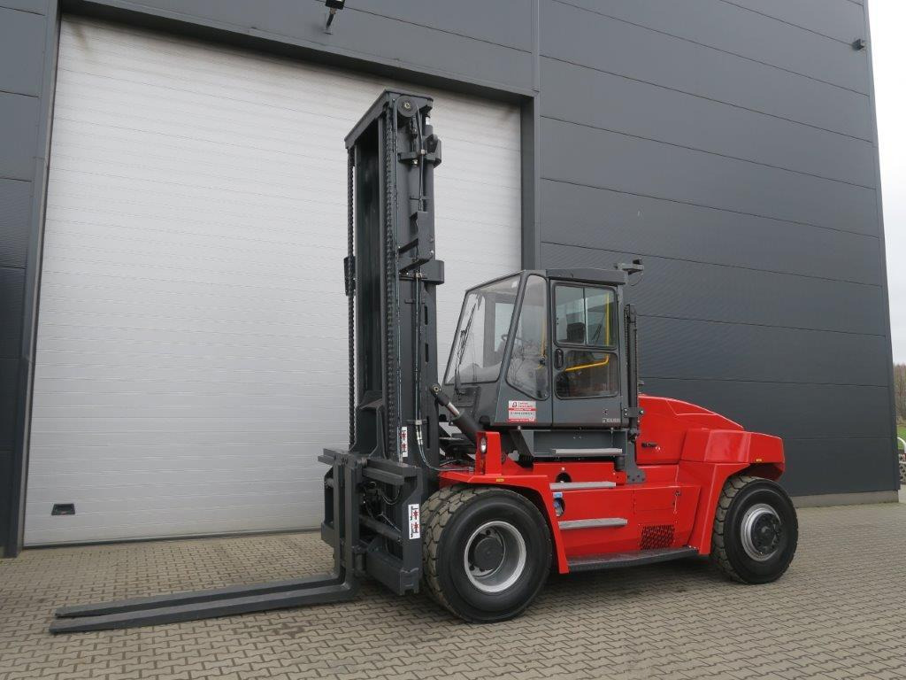 Kalmar DCE150-6 - Empilhador a diesel: foto 1 Kalmar DCE150-6 - Empilhador a diesel: foto 1
