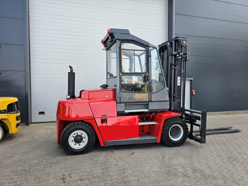 Kalmar DCE80-6 - Empty Containers Handler - Empilhador a diesel: foto 3 Kalmar DCE80-6 - Empty Containers Handler - Empilhador a diesel: foto 3