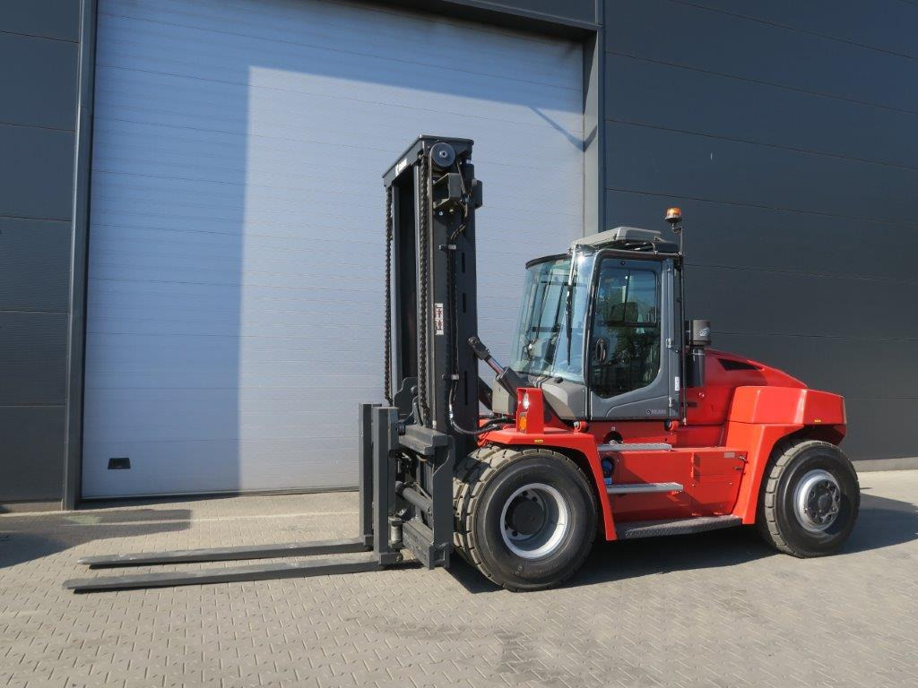 Kalmar DCG120-6 - Empilhador a diesel: foto 1 Kalmar DCG120-6 - Empilhador a diesel: foto 1