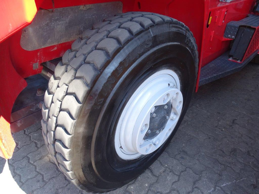 Kalmar DCG127-6 - Empilhador a diesel: foto 2 Kalmar DCG127-6 - Empilhador a diesel: foto 2
