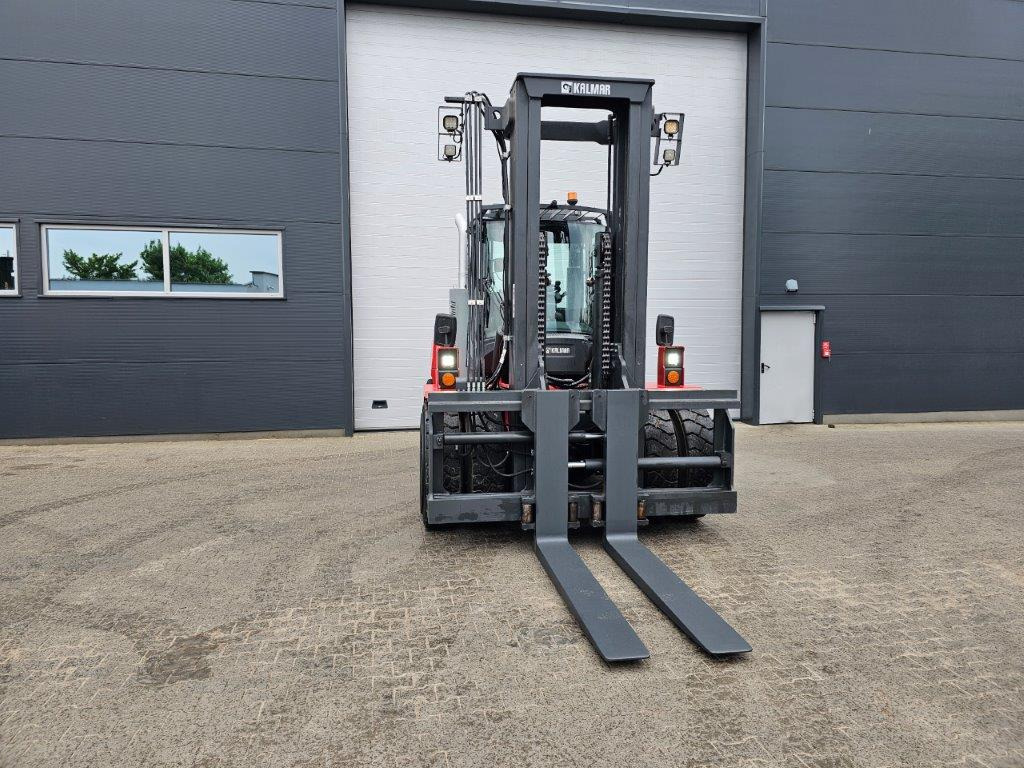 Kalmar DCG150-6 - FREIHUB - Empilhador a diesel: foto 4 Kalmar DCG150-6 - FREIHUB - Empilhador a diesel: foto 4