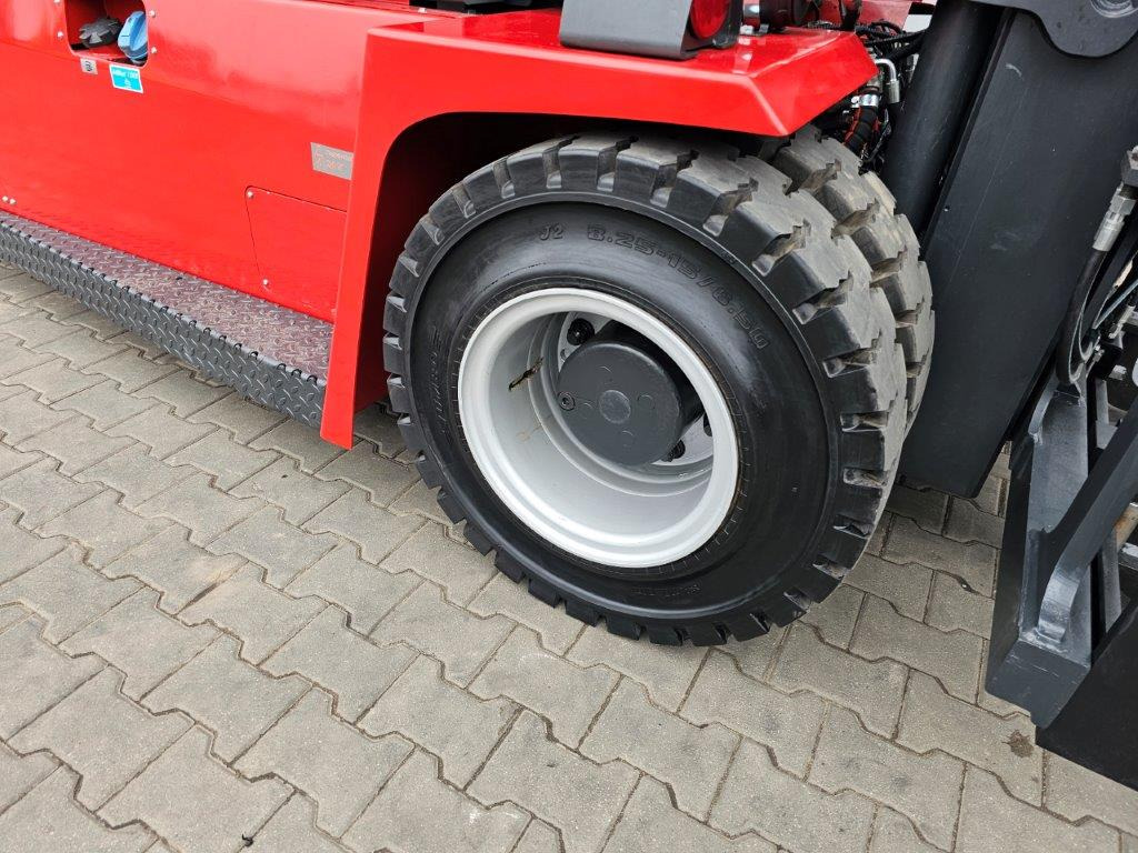 Kalmar DCG80-9 - Empilhador a diesel: foto 2 Kalmar DCG80-9 - Empilhador a diesel: foto 2