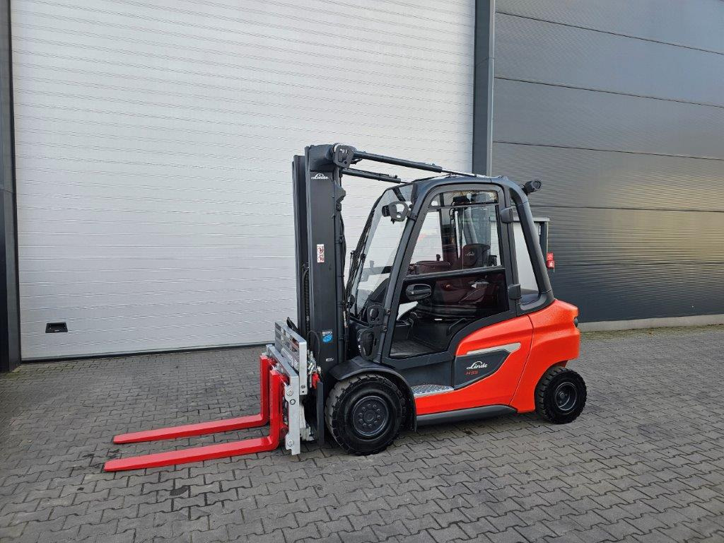 Linde H35D-01 - TRIPLEX - NEU MODEL - Empilhador a diesel: foto 1 Linde H35D-01 - TRIPLEX - NEU MODEL - Empilhador a diesel: foto 1