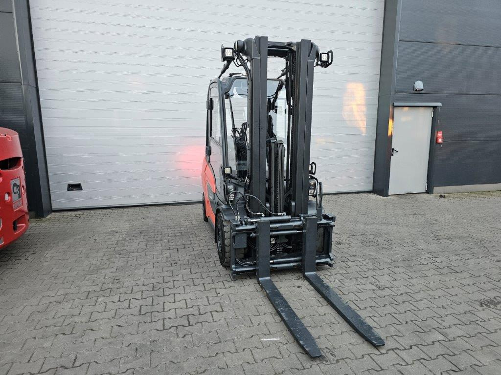 Linde H35D-01 - TRIPLEX - NEU MODEL - Empilhador a diesel: foto 4 Linde H35D-01 - TRIPLEX - NEU MODEL - Empilhador a diesel: foto 4