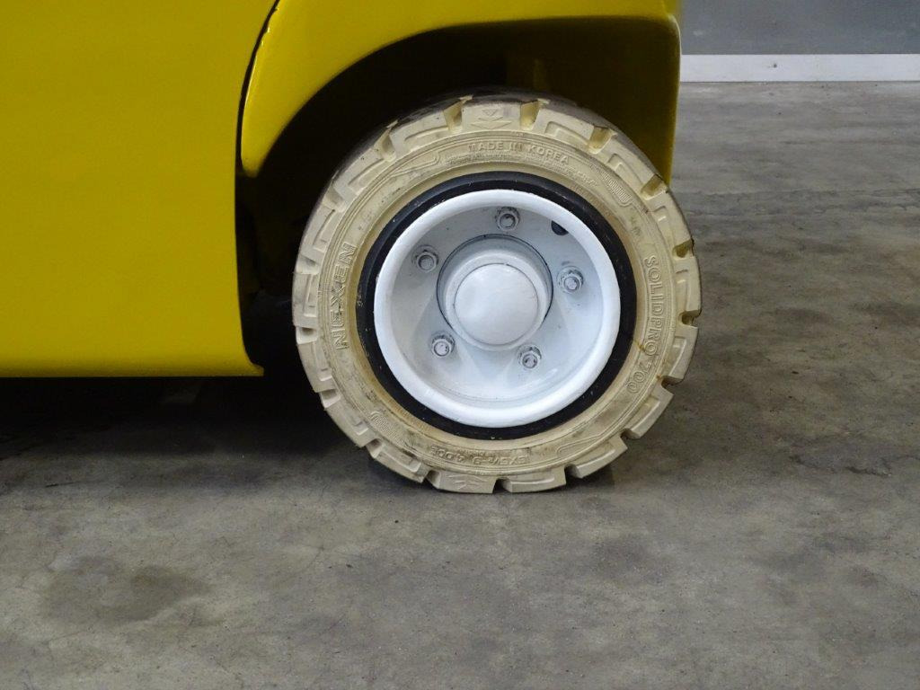 Yale ERP16VF - TRIPLEX - Empilhador elétrico: foto 2 Yale ERP16VF - TRIPLEX - Empilhador elétrico: foto 2