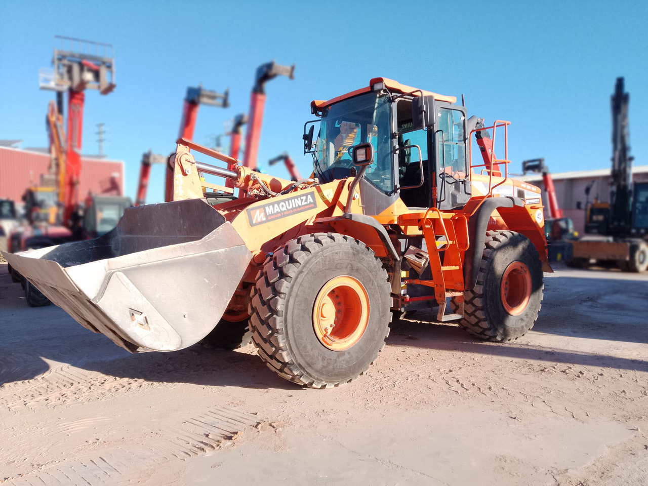 DOOSAN DL300-5 - Pá carregadora de rodas: foto 4 DOOSAN DL300-5 - Pá carregadora de rodas: foto 4