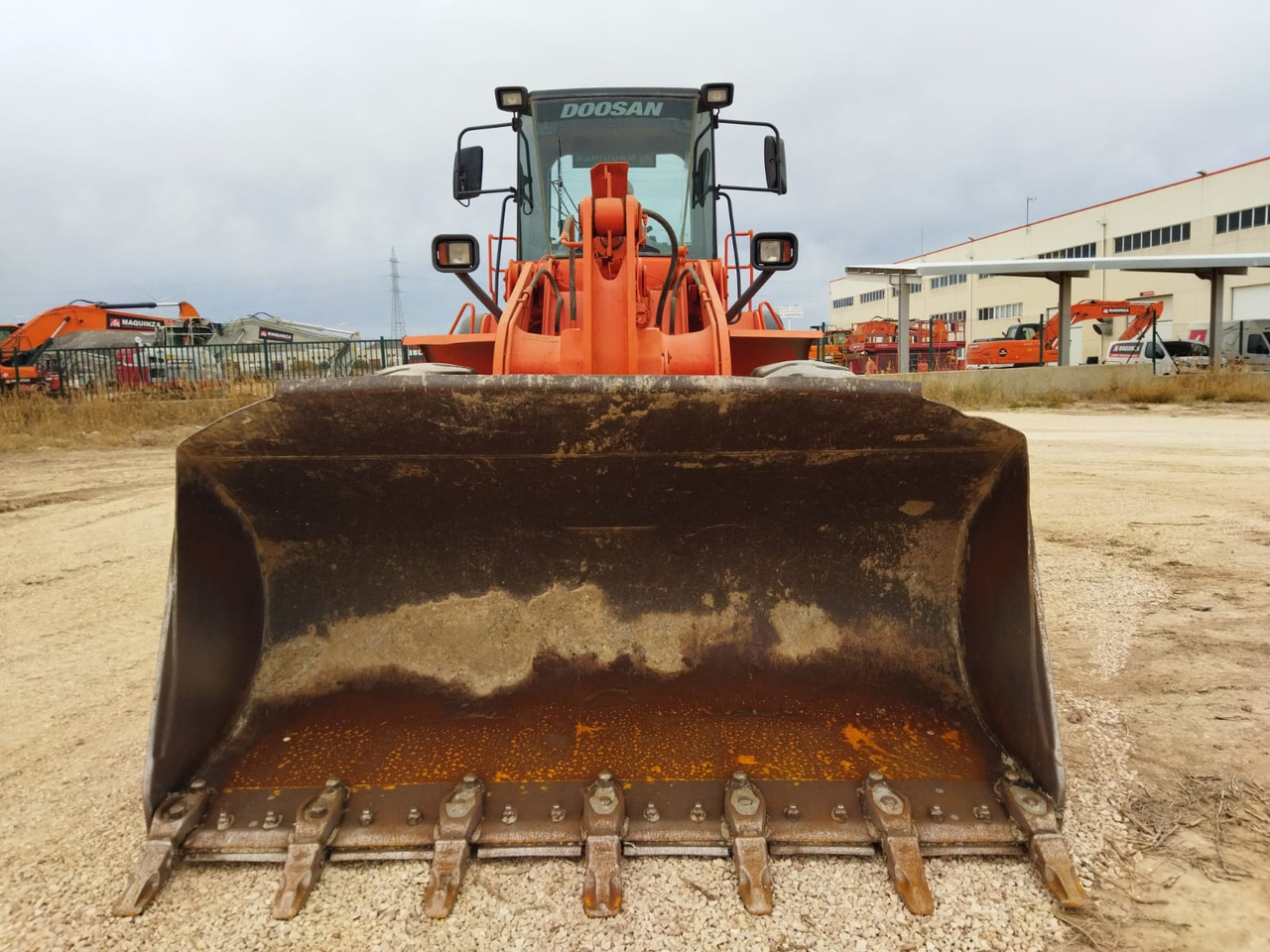 DOOSAN DL300 - Pá carregadora de rodas: foto 4 DOOSAN DL300 - Pá carregadora de rodas: foto 4