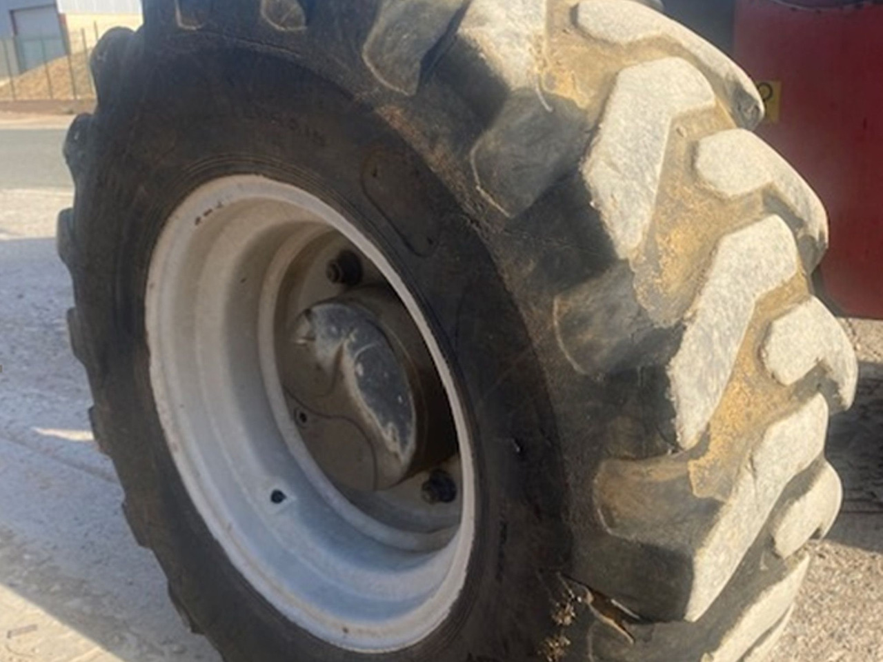 Locação financeira de  MANITOU 160ATJ EJE OSCILANTE MANITOU 160ATJ EJE OSCILANTE: foto 12