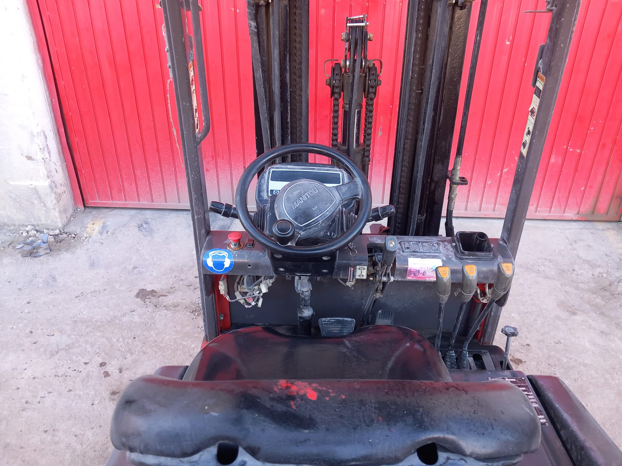 MANITOU ME318 48V - Empilhador elétrico: foto 5 MANITOU ME318 48V - Empilhador elétrico: foto 5