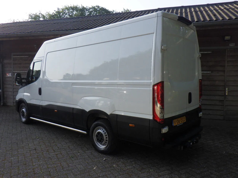 Iveco Daily 35S14 L3/ H2 Hi Matic Automaat / Trekhaak - Furgão: foto 4 Iveco Daily 35S14 L3/ H2 Hi Matic Automaat / Trekhaak - Furgão: foto 4