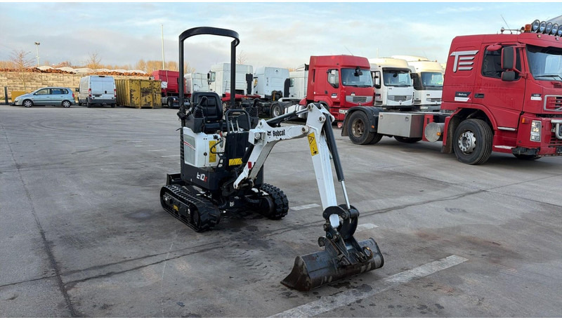 Bobcat E10 Z (BE MACHINE / 438H / MIN WIDTH 0.73M / TOP CONDITION) - Mini escavadeira: foto 3 Bobcat E10 Z (BE MACHINE / 438H / MIN WIDTH 0.73M / TOP CONDITION) - Mini escavadeira: foto 3