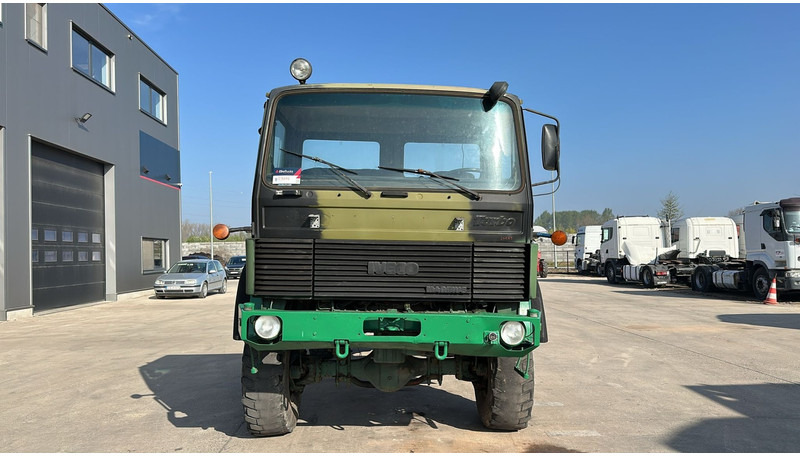 Iveco Magirus 110 - 16 (4X4 / 57000 KM / LAMES / GRAND PONT / 6 CYLINDRES EN LIGNE !! / MANUAL PUMP) - Camião chassi: foto 2 Iveco Magirus 110 - 16 (4X4 / 57000 KM / LAMES / GRAND PONT / 6 CYLINDRES EN LIGNE !! / MANUAL PUMP) - Camião chassi: foto 2
