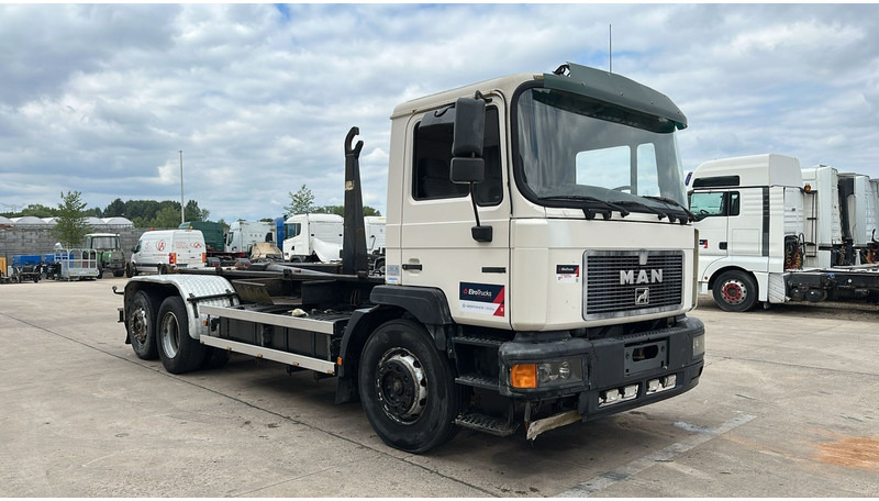 MAN 26.312 (6 CYLINDER / 6X2 / BELGIAN TRUCK IN GOOD CONDITION) - Camião chassi: foto 3 MAN 26.312 (6 CYLINDER / 6X2 / BELGIAN TRUCK IN GOOD CONDITION) - Camião chassi: foto 3