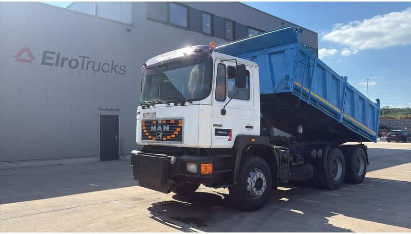 MAN 26.322 (MANUAL PUMP / POMPE MANUELLE / LAMES / GRAND PONT / BIG AXLE) - Camião basculante: foto 1 MAN 26.322 (MANUAL PUMP / POMPE MANUELLE / LAMES / GRAND PONT / BIG AXLE) - Camião basculante: foto 1