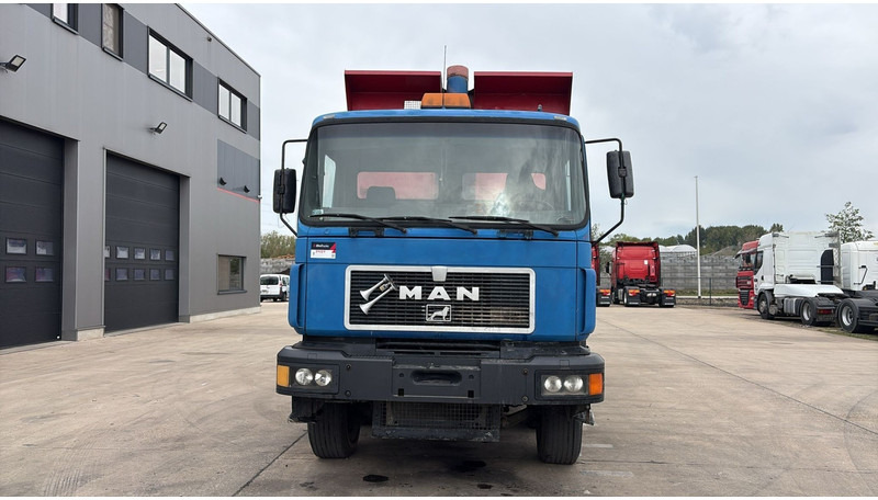 MAN 32.343 (LAMES / STEEL SUSP. / 8X4 / GRAND PONT / BIG AXLE) - Camião basculante: foto 4 MAN 32.343 (LAMES / STEEL SUSP. / 8X4 / GRAND PONT / BIG AXLE) - Camião basculante: foto 4