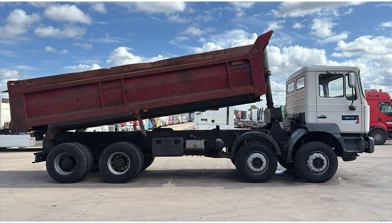 MAN 35.372 (MANUAL PUMP / 6 CYLINDER / BIG AXLE / STEEL SUSP.) - Camião basculante: foto 3 MAN 35.372 (MANUAL PUMP / 6 CYLINDER / BIG AXLE / STEEL SUSP.) - Camião basculante: foto 3
