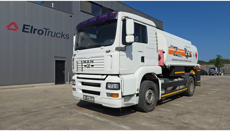 MAN TGA 18.460 (14.140L / MANUAL PUMP / MANUAL GEARBOX / TOP CONDITON / BOITE & POMPE MANUELLE) - Camião cisterna: foto 1 MAN TGA 18.460 (14.140L / MANUAL PUMP / MANUAL GEARBOX / TOP CONDITON / BOITE & POMPE MANUELLE) - Camião cisterna: foto 1