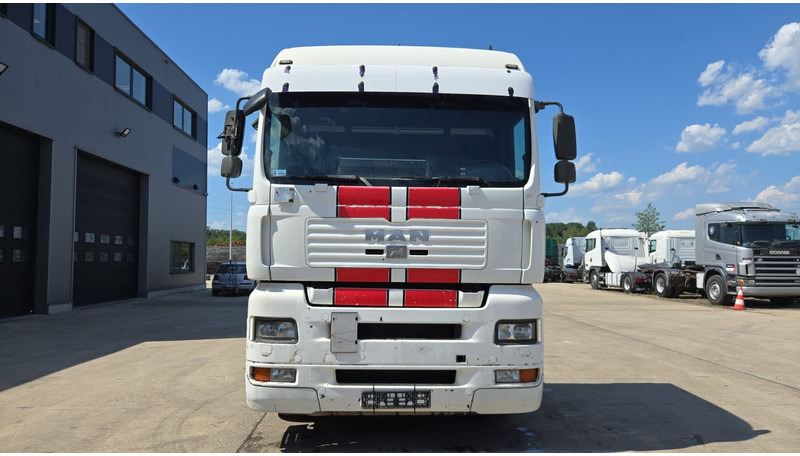 MAN TGA 26.440 (MANUAL GEARBOX / FRONT STEEL / 6X2 / BOITE MANUELLE / DEVANT LAMES) - Camião chassi: foto 2 MAN TGA 26.440 (MANUAL GEARBOX / FRONT STEEL / 6X2 / BOITE MANUELLE / DEVANT LAMES) - Camião chassi: foto 2