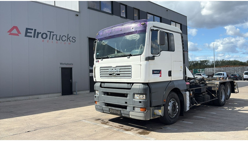 MAN TGA 28.480 (MANUAL PUMP / POMPE MANUELLE / BOITE MANUAL / MANUAL GEARBOX) - Camião chassi: foto 1 MAN TGA 28.480 (MANUAL PUMP / POMPE MANUELLE / BOITE MANUAL / MANUAL GEARBOX) - Camião chassi: foto 1
