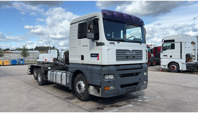 MAN TGA 28.480 (MANUAL PUMP / POMPE MANUELLE / BOITE MANUAL / MANUAL GEARBOX) - Camião chassi: foto 3 MAN TGA 28.480 (MANUAL PUMP / POMPE MANUELLE / BOITE MANUAL / MANUAL GEARBOX) - Camião chassi: foto 3