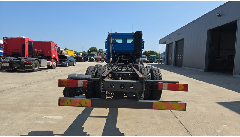 Mercedes-Benz Actros 2636 (MP2 / LAMES / STEEL SUSP. / BOITE MANUELLE / RETARDER !! / TRES PROPRE) - Camião chassi: foto 5 Mercedes-Benz Actros 2636 (MP2 / LAMES / STEEL SUSP. / BOITE MANUELLE / RETARDER !! / TRES PROPRE) - Camião chassi: foto 5