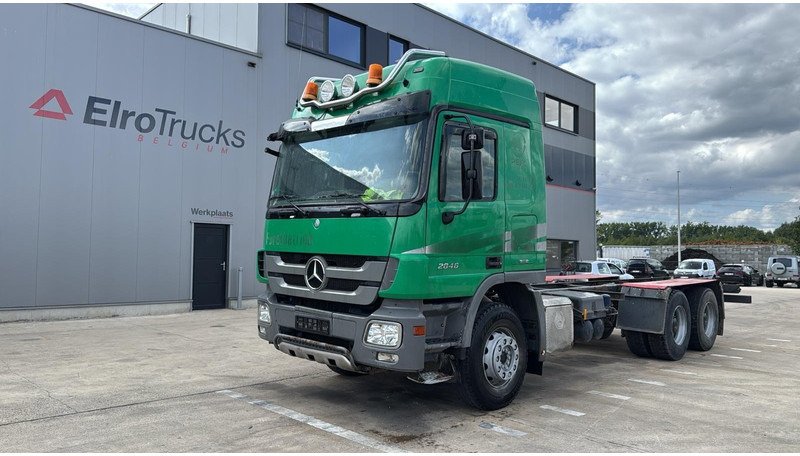 Mercedes-Benz Actros 2646 (LAMES / V6 / GRAND PONT / STEEL SUSP / MP3 / BOITE MANUELLE) - Camião chassi: foto 1 Mercedes-Benz Actros 2646 (LAMES / V6 / GRAND PONT / STEEL SUSP / MP3 / BOITE MANUELLE) - Camião chassi: foto 1