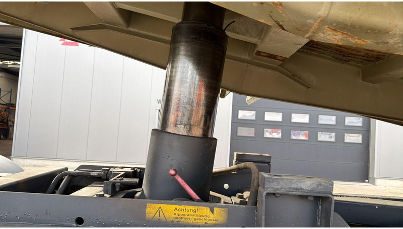 Locação financeira de Mercedes-Benz Actros 3235 (EPS / LAMES / GRAND PONT / STEEL SUSP. / 3 PEDALES / MP1) Mercedes-Benz Actros 3235 (EPS / LAMES / GRAND PONT / STEEL SUSP. / 3 PEDALES / MP1): foto 17 Locação financeira de Mercedes-Benz Actros 3235 (EPS / LAMES / GRAND PONT / STEEL SUSP. / 3 PEDALES / MP1) Mercedes-Benz Actros 3235 (EPS / LAMES / GRAND PONT / STEEL SUSP. / 3 PEDALES / MP1): foto 17