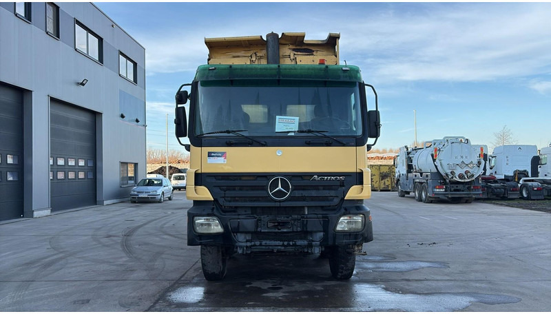 Mercedes-Benz Actros 4141 (8X8 / BOITE MANUELLE / MANUAL GEARBOX / STEEL / LAMES / MP2 / V6) - Camião basculante: foto 2 Mercedes-Benz Actros 4141 (8X8 / BOITE MANUELLE / MANUAL GEARBOX / STEEL / LAMES / MP2 / V6) - Camião basculante: foto 2