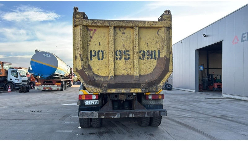 Mercedes-Benz Actros 4141 (8X8 / LAMES / GRAND PONT / V6 / BOITE MANUELLE / MANUAL GEARBOX) - Camião basculante: foto 5 Mercedes-Benz Actros 4141 (8X8 / LAMES / GRAND PONT / V6 / BOITE MANUELLE / MANUAL GEARBOX) - Camião basculante: foto 5