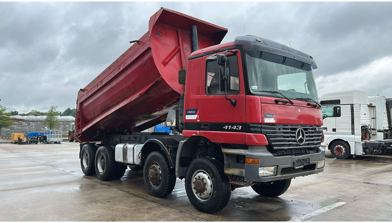 Mercedes-Benz Actros 4143 (BOITE MANUELLE / 8X8 / MANUAL GEARBOX / LAMES / GRAND PONT / BIG AXLE) - Camião basculante: foto 3 Mercedes-Benz Actros 4143 (BOITE MANUELLE / 8X8 / MANUAL GEARBOX / LAMES / GRAND PONT / BIG AXLE) - Camião basculante: foto 3