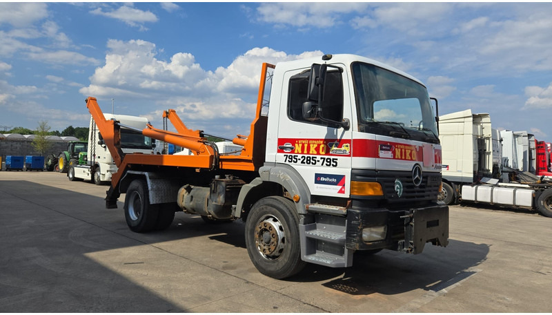 Mercedes-Benz Atego 1823 (BIG AXLE / STEEL SUSP. / LAMES / BOITE MANUELLE / MANUAL GETRIEBE) - Camião transportador de contêineres/ Caixa móvel: foto 3 Mercedes-Benz Atego 1823 (BIG AXLE / STEEL SUSP. / LAMES / BOITE MANUELLE / MANUAL GETRIEBE) - Camião transportador de contêineres/ Caixa móvel: foto 3