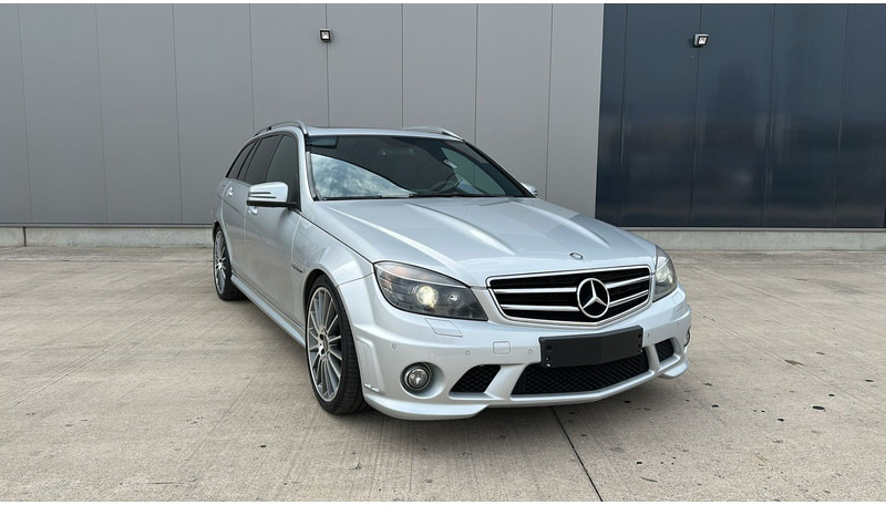 Mercedes-Benz C-Klasse 63 AMG (LICHTE VRACHT / BELGISCHE WAGEN / V8 / OPEN DAK) - Automóvel: foto 3 Mercedes-Benz C-Klasse 63 AMG (LICHTE VRACHT / BELGISCHE WAGEN / V8 / OPEN DAK) - Automóvel: foto 3