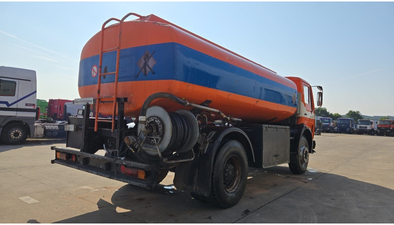 Mercedes-Benz SK 1619 (12.400L / GERMAN TRUCK / CAMION ALLEMAGNE / LAMES / GRAND PONT / V6) - Camião cisterna: foto 5 Mercedes-Benz SK 1619 (12.400L / GERMAN TRUCK / CAMION ALLEMAGNE / LAMES / GRAND PONT / V6) - Camião cisterna: foto 5