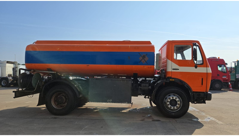 Mercedes-Benz SK 1619 (12.400L / GERMAN TRUCK / CAMION ALLEMAGNE / LAMES / GRAND PONT / V6) - Camião cisterna: foto 4 Mercedes-Benz SK 1619 (12.400L / GERMAN TRUCK / CAMION ALLEMAGNE / LAMES / GRAND PONT / V6) - Camião cisterna: foto 4