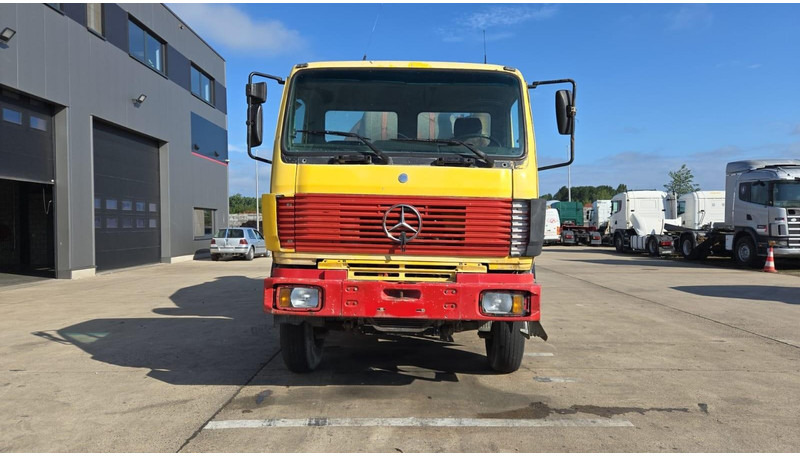 Mercedes-Benz SK 2527 (MALAXEUR / MIXER / POSSIBLE COMME CHASSIS / 6X4 / LAMES / GRAND PONT) - Camião betoneira: foto 2 Mercedes-Benz SK 2527 (MALAXEUR / MIXER / POSSIBLE COMME CHASSIS / 6X4 / LAMES / GRAND PONT) - Camião betoneira: foto 2