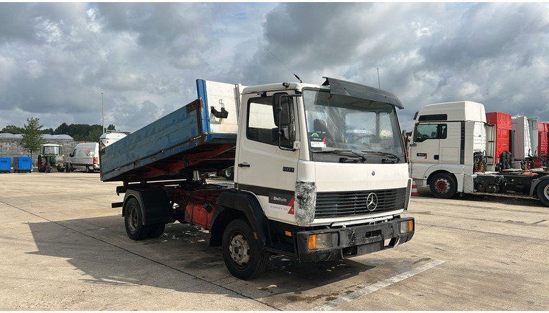 Mercedes-Benz SK 809 (POMPE MANUELLE / MANUAL PUMP / HELPER / AUXILAIRY / SPER / STEEL SUSP.) - Camião basculante: foto 5 Mercedes-Benz SK 809 (POMPE MANUELLE / MANUAL PUMP / HELPER / AUXILAIRY / SPER / STEEL SUSP.) - Camião basculante: foto 5