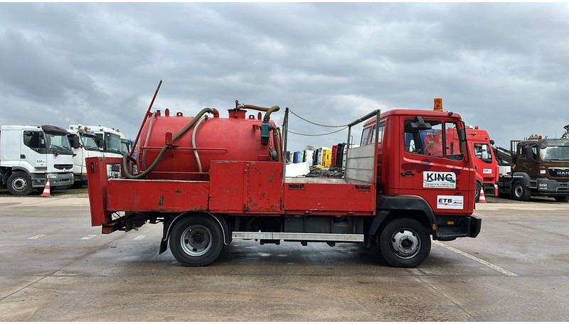 Mercedes-Benz SK 814 (VIDANGEUR / VACUUM / AUXILAIRY / SPER / STEEL SUSP. / LAMES) - Caminhão limpa fossa: foto 4 Mercedes-Benz SK 814 (VIDANGEUR / VACUUM / AUXILAIRY / SPER / STEEL SUSP. / LAMES) - Caminhão limpa fossa: foto 4
