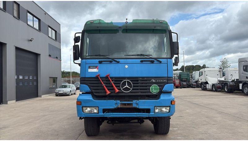 Mercedes-Benz actros 3340 (6X6 / BOITE MANUELLE /MANUAL GEARBOX / 3 PONTS / V6 / MP1) - Camião basculante: foto 2 Mercedes-Benz actros 3340 (6X6 / BOITE MANUELLE /MANUAL GEARBOX / 3 PONTS / V6 / MP1) - Camião basculante: foto 2
