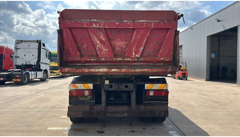 Mercedes-Benz actros 4140 (8X6 / BOITE MANUELLE / MANUAL GEARBOX / GRAND PONT / LAMES / STEEL SUSP.) - Camião basculante: foto 5 Mercedes-Benz actros 4140 (8X6 / BOITE MANUELLE / MANUAL GEARBOX / GRAND PONT / LAMES / STEEL SUSP.) - Camião basculante: foto 5